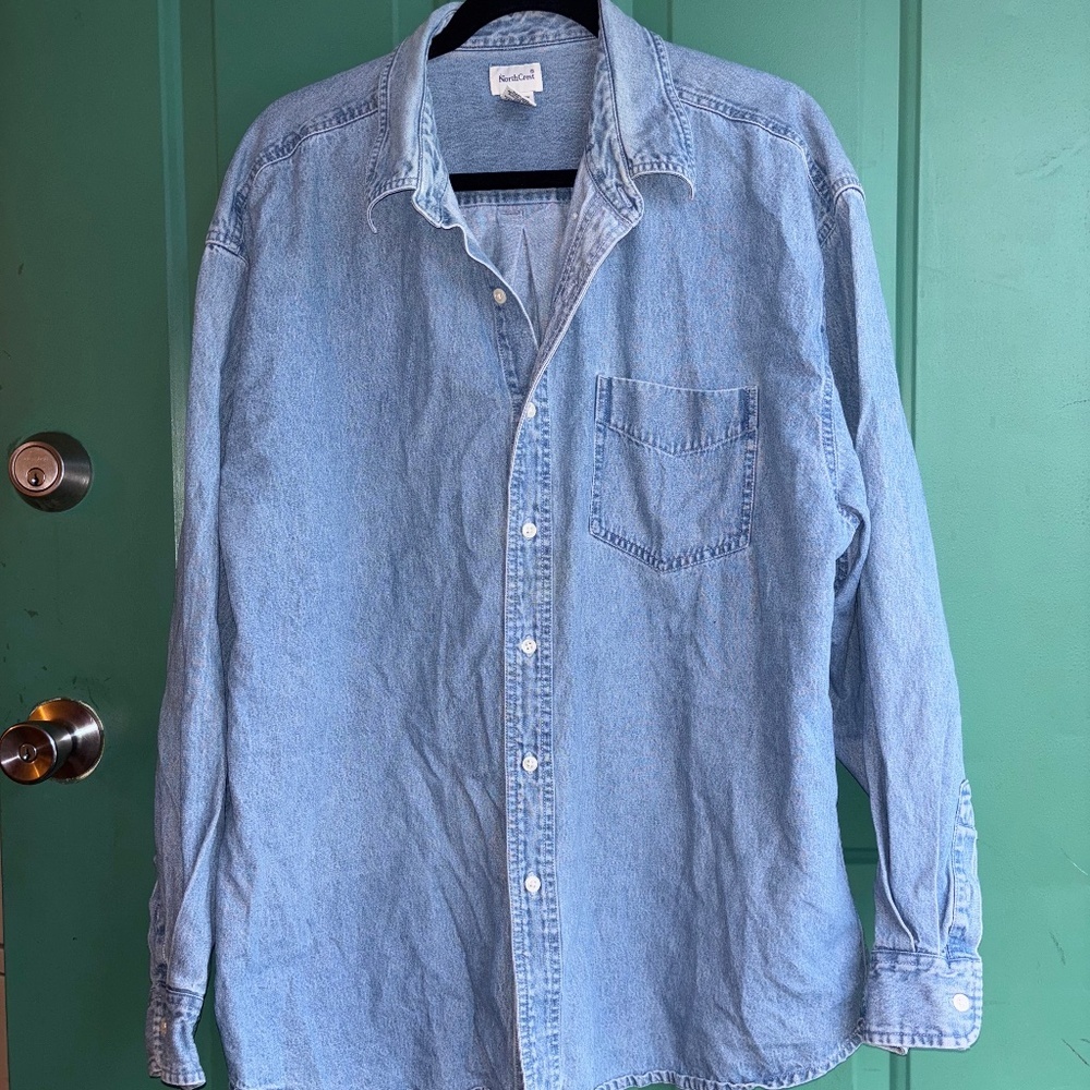 Northcrest me a XL button down shirt